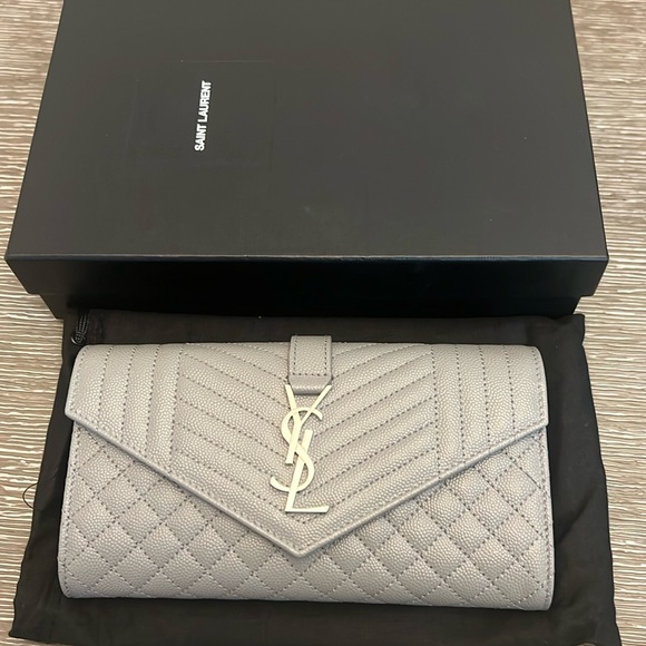 Saint Laurent YSL Triquilt Envelope Flap Leather Wallet - Picture 2 of 11